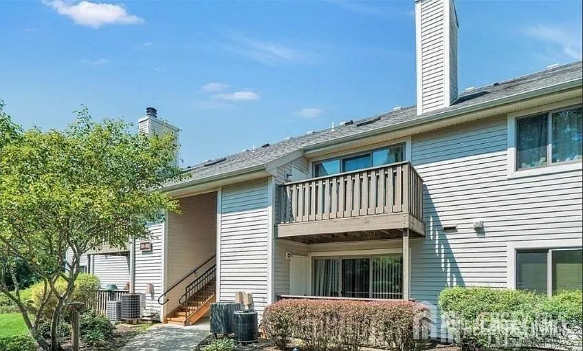 1 bed, 1.0 bath, 620 sqft, $1,750 — Photo 1