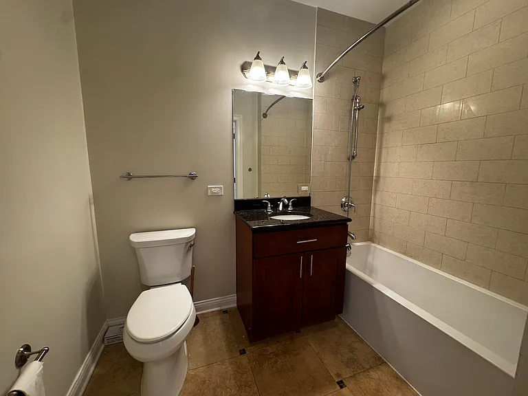 1336 W Morse Ave #202 — Photo 7