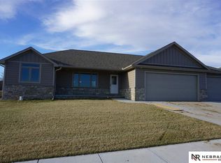 129 E Curtis St, Wahoo, NE 68066