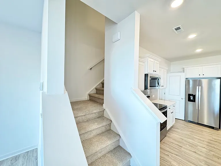 206 Grant St — Photo 7