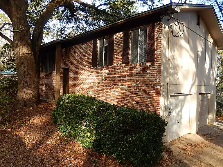1802 Salmon Dr — Photo 2