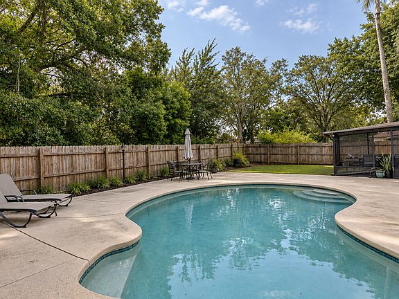 4th image of 14909 Coldwater Ln