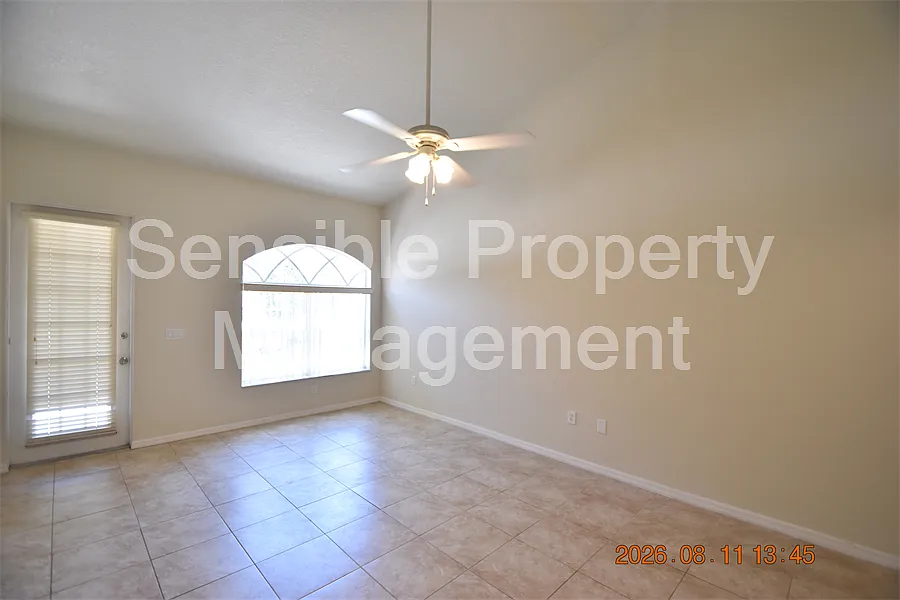 2 bed, 1076 sqft, $1,950 — Photo 2