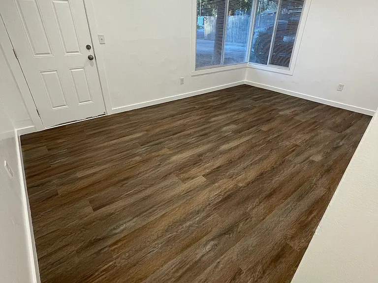 2204 E Hugo Ave — Photo 6
