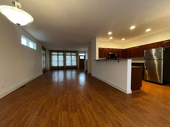 5th image of 1516 Broadway St