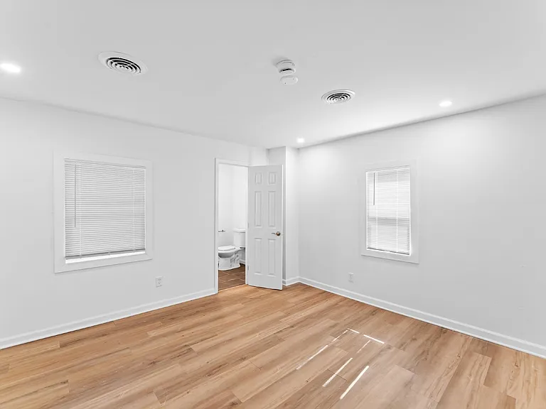 815 Kickapoo St — Photo 11