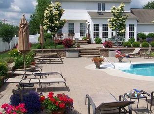 4 Enwright Dr, Fairport, NY 14450