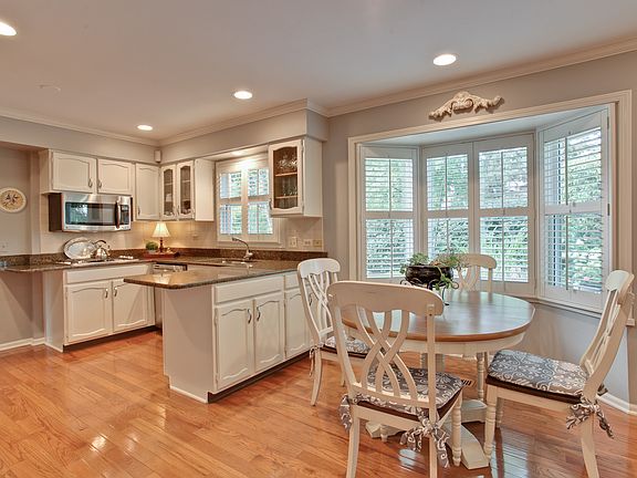 3rd image of 1601 Virginia Ave