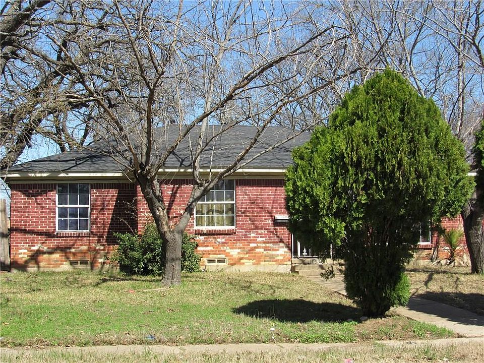 2nd image of 10531 Castlerock Dr