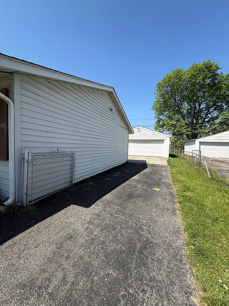 Building Photo - 3621 Tylor Dr