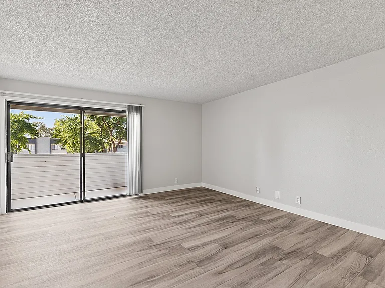 Peoria Grand Apartments — Photo 15
