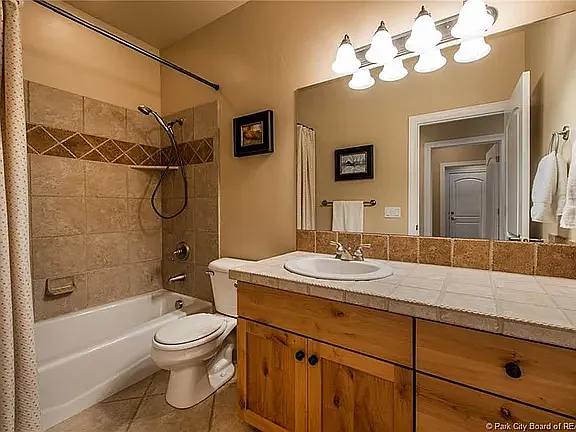 Main bathroom