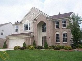 3220 Yosemite Dr, Lake Orion, MI