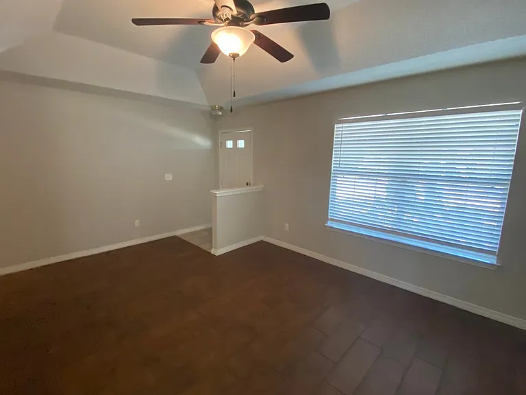 113 Oakhill Ave — Photo 2