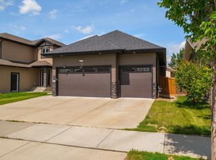 18 Lakevista Point E, Beaumont, AB T4X0J2