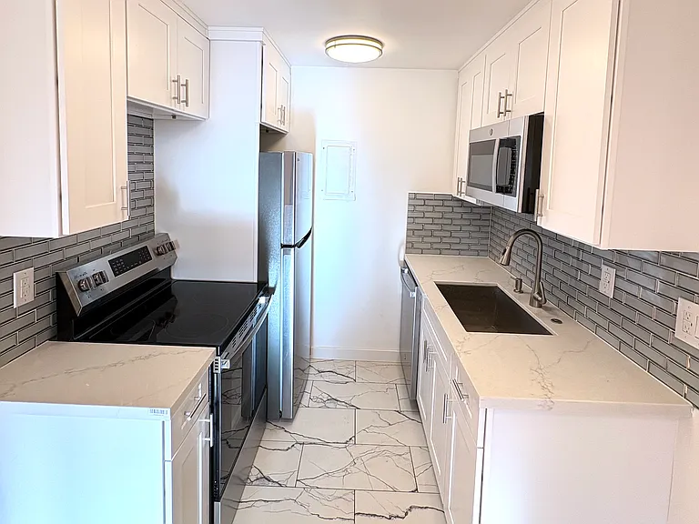 2345 Minor Ave E #17 — Photo 4