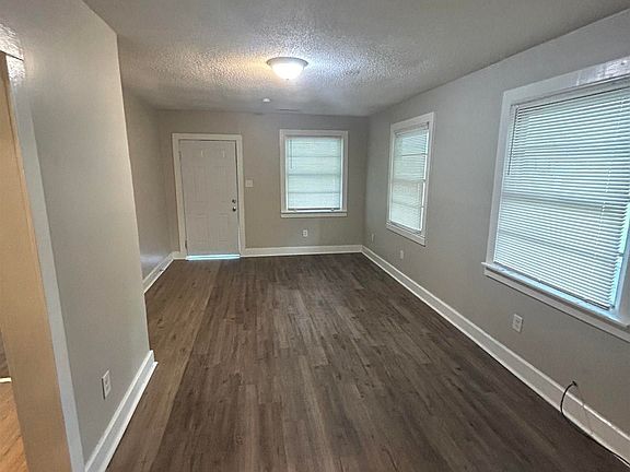 2nd image of 118 Cooper St