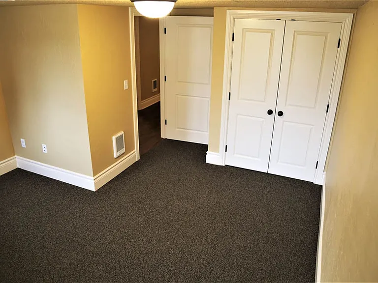 685 SE Vera Ave — Photo 2