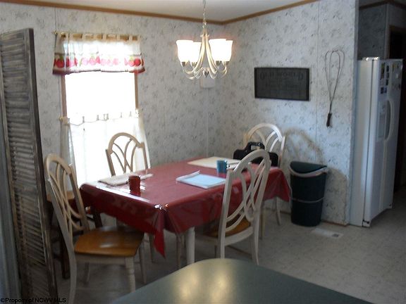 4th image of 13 Lena Ln