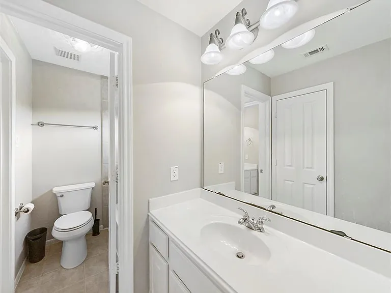 22311 Claysprings Ln — Photo 20