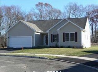 43 Quiet Brook Ct, Meriden, CT 06451