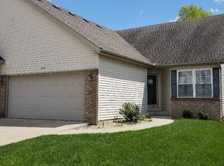 565 Beechwood Ct, Normal, IL 61761