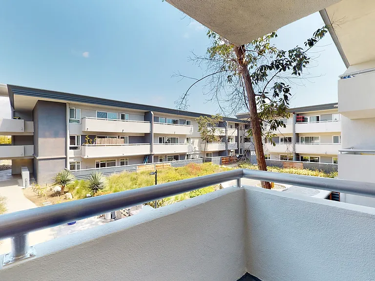 Eight 80 Newport Beach — Photo 134