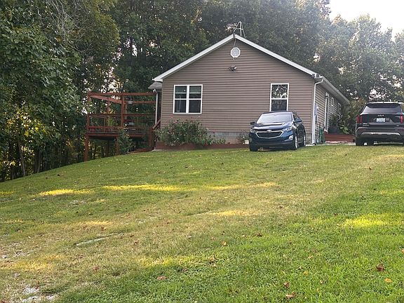 3rd image of 198 Jolyn Ln