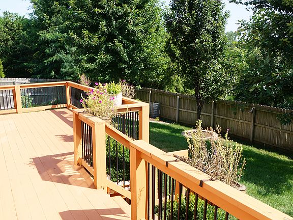 3rd image of 2604 Stratford Chase Cir