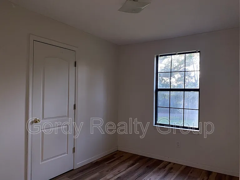 2764 Wynn St — Photo 5