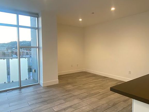 5th image of 1616 N La Brea Ave #Penthouse 13