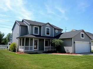 1707 Waterford Dr, Bowling Green, OH 43402