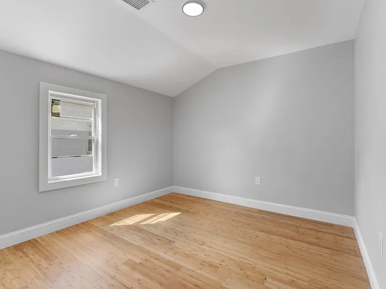 69 Cutler St #B — Photo 7