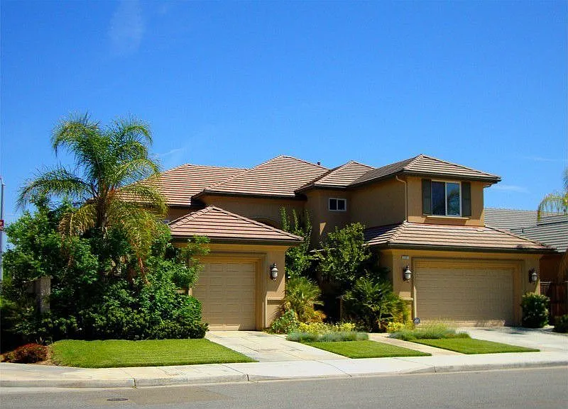 2201 Jordan Ave photo 1