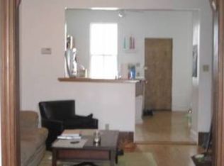 1031 W Wellington Ave, Chicago, IL 60657