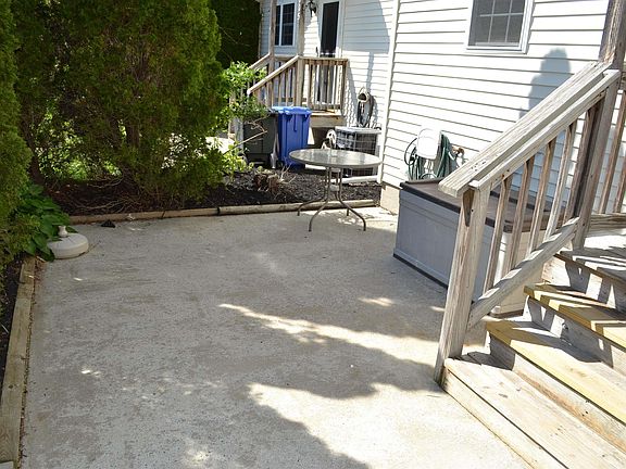 4th image of 803 Jonathon Ct #803