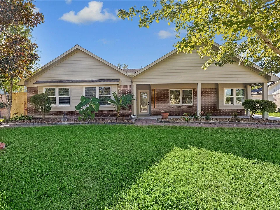 1802 San Sebastian Ln