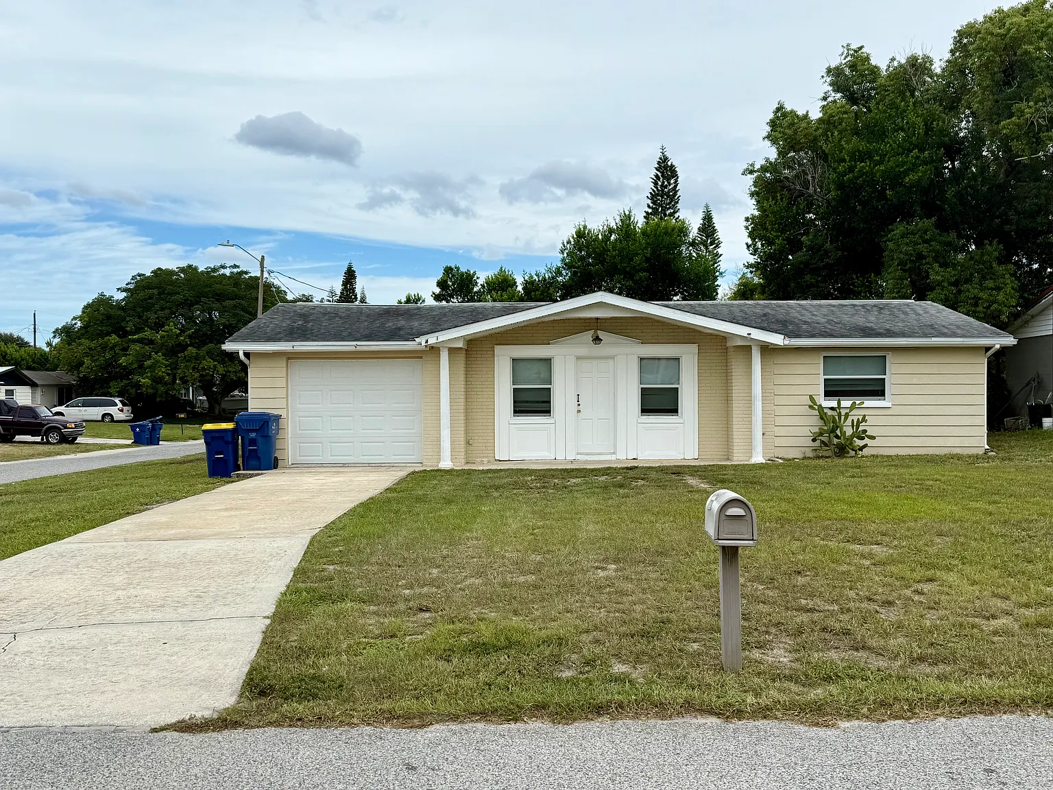 2 bed, 1200 sqft, $1,600 — Photo 1