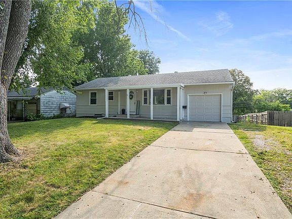 2nd image of 1106 N Farview Dr