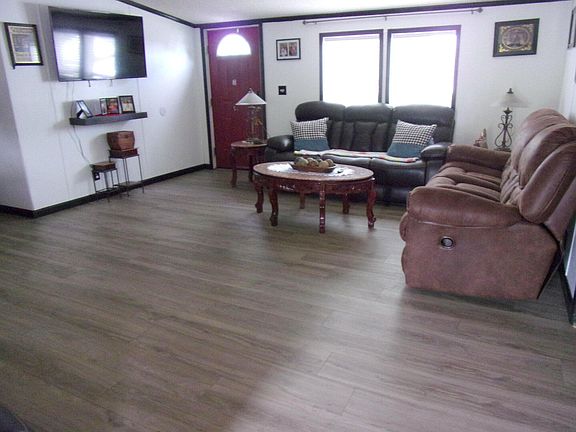 2nd image of 109 Derby Dr