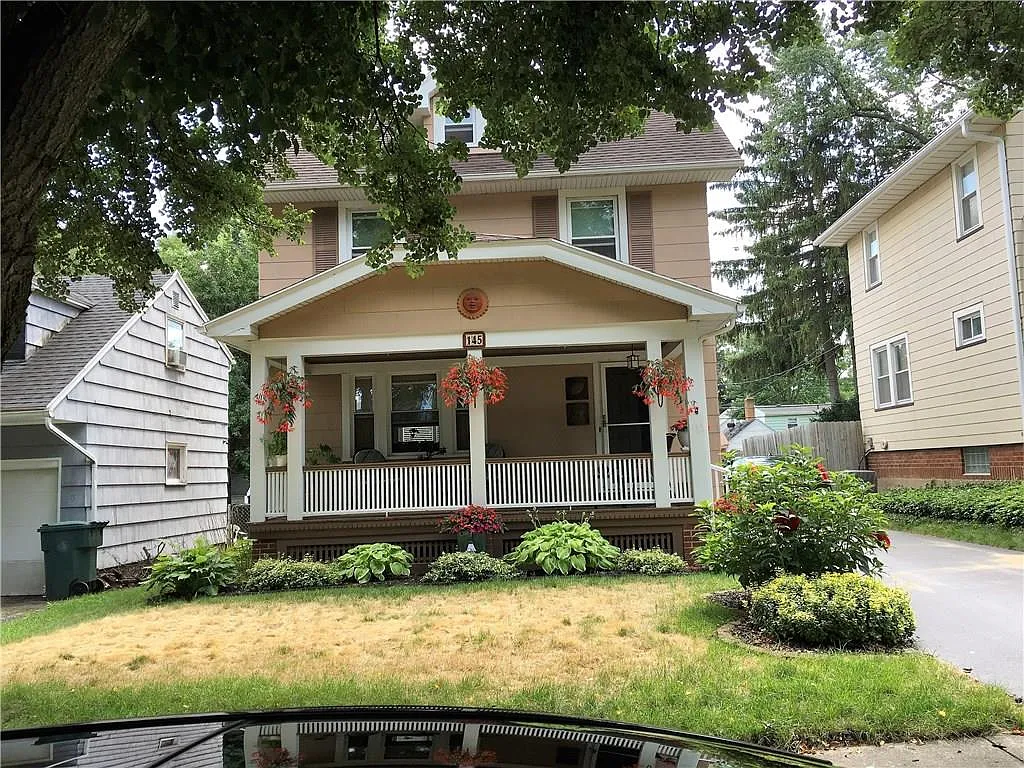 145 Wyndham Rd photo 1
