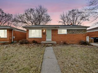 28419 Park Ct, Madison Heights, MI 48071