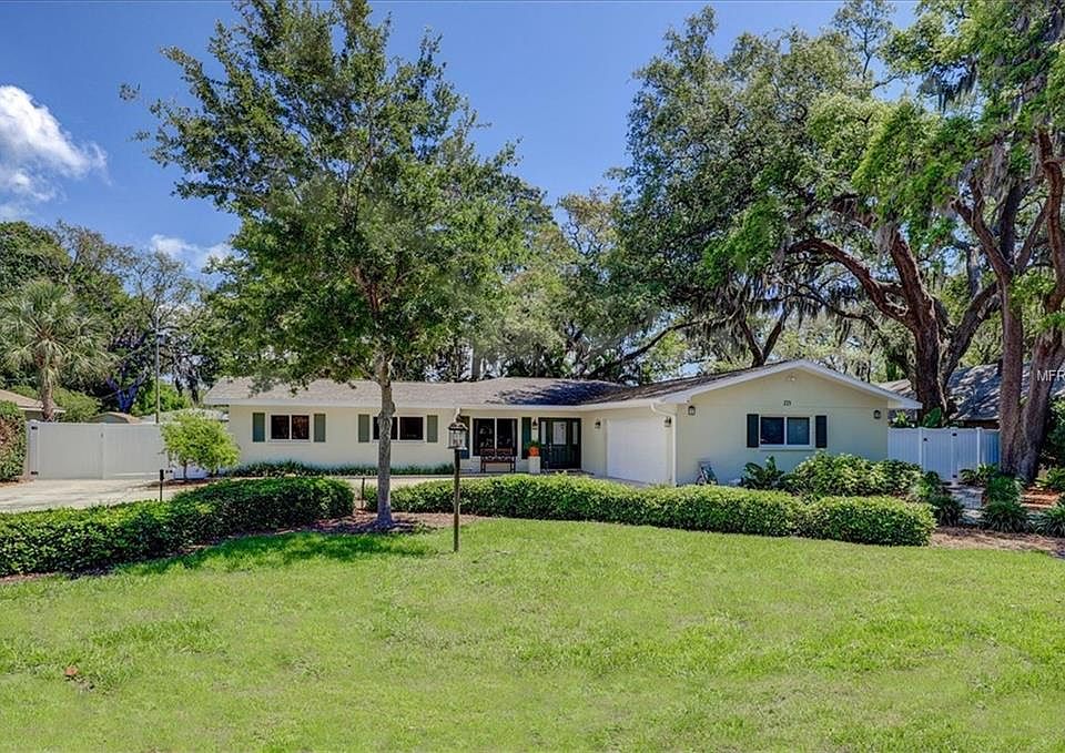 1st image of 213 Palmetto Ln