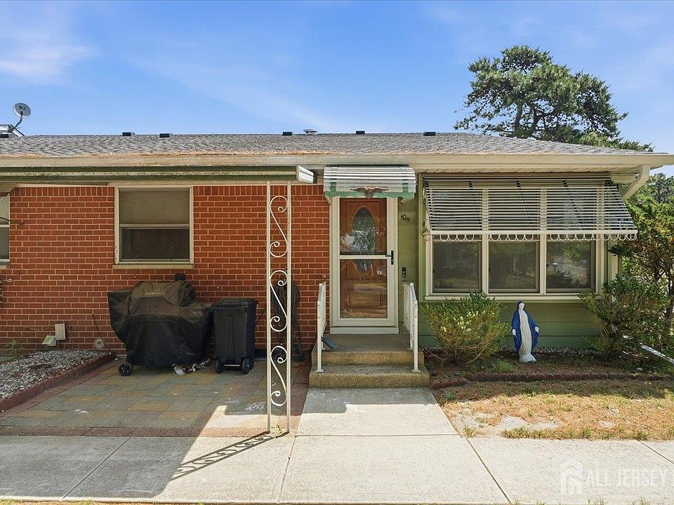 1st image of 10 Bennington Ln #H