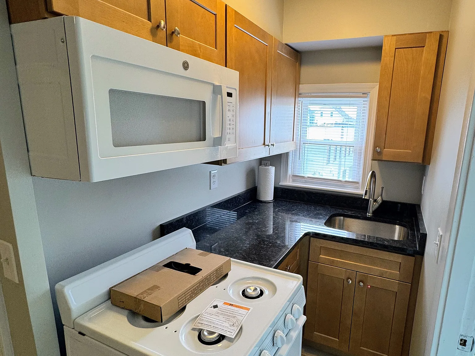 3 bed, 853 sqft, $1,750 — Photo 3