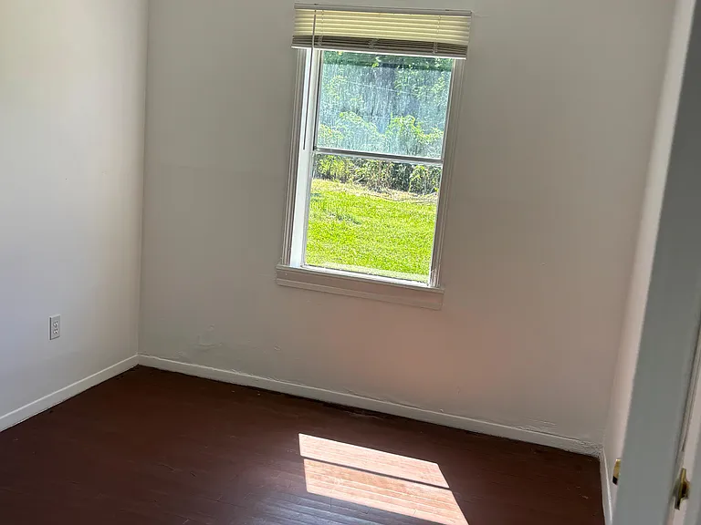 1489 E Waldorf Ave — Photo 7