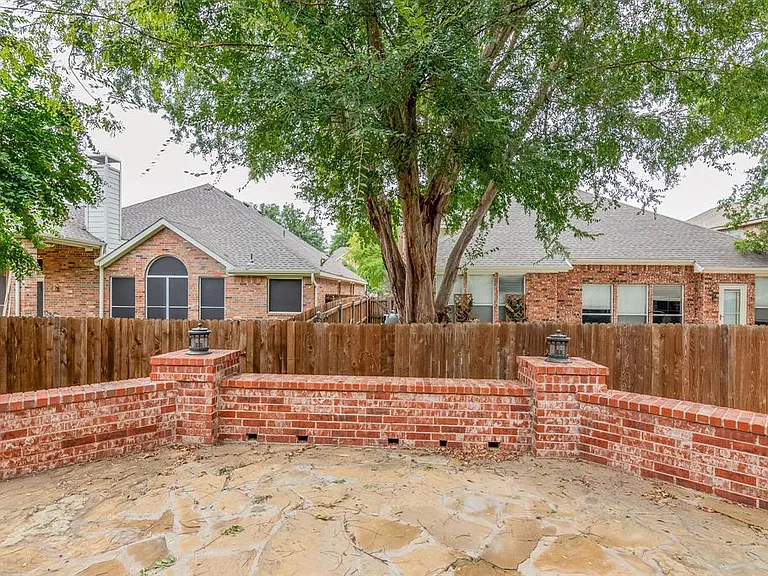 2212 Bayou Ct — Photo 30