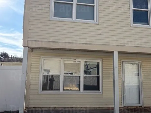 22 Logan Ct, Sicklerville, NJ 08081