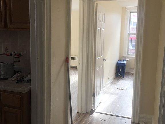 5th image of 1137 Noble Ave APT 2R