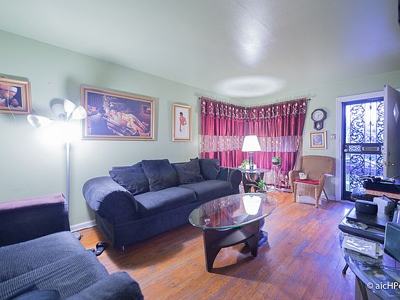 4th image of 7815 S Hoyne Ave
